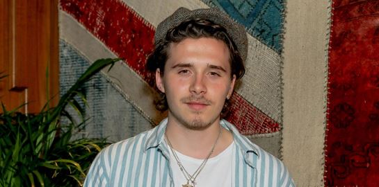 Ο Brooklyn Beckham και η μόδα των white dirty sneakers