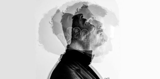 Ο Γιώργος Παπαπαύλου αποθεώνει την τρέλα και δεν φοβάται τη μοναξιά