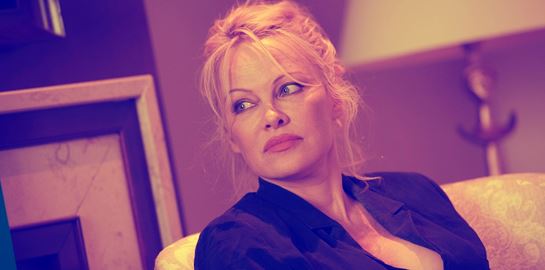 Η Pamela Anderson ανοίγει την καρδιά της στο Netflix