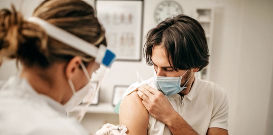 Πότε ανοίγει η πλατφόρμα για τους 35-39 με όλα τα εμβόλια