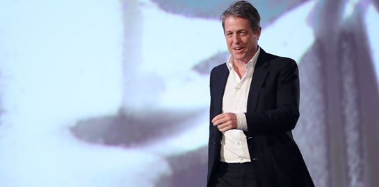 Ο νέος, ᾽θεϊκός᾽ ρόλος του Hugh Grant στο Netflix