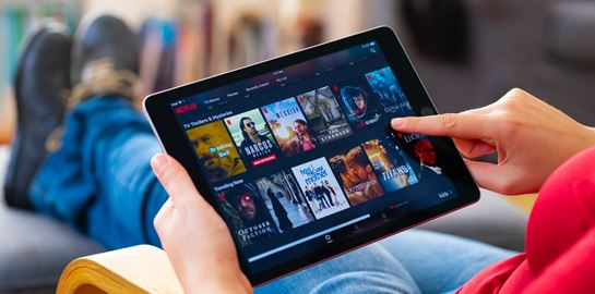 Η σειρά που 'ανέστησε' το Netflix τους τελευταίους μήνες είναι η αγαπημένη μας