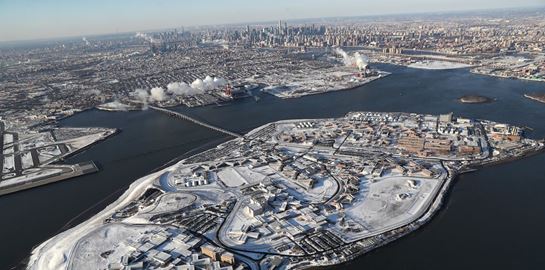 Το Rikers Island παραμένει μία κόλαση επί γης