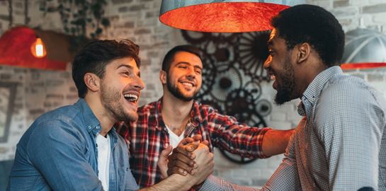 Οι εξωστρεφείς ζουν περισσότερο, λέει η επιστήμη