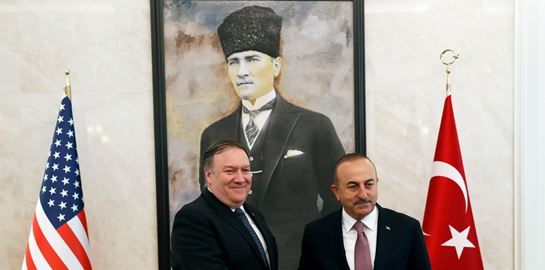 O Mevlut Cavusoglu απειλεί ότι η Ελλάδα θα πάθει "ζημιά"