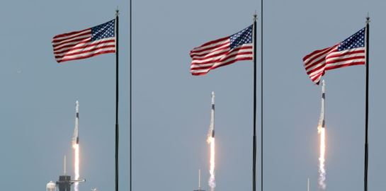 Φωτογραφίες από το παρθενικό ταξίδι της SpaceX στο διάστημα