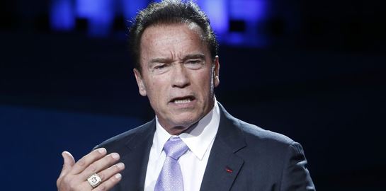 Ο Arnold Schwarzenegger συγκρίνει την εισβολή στο Καπιτώλιο με τη Νύχτα των Κρυστάλλων
