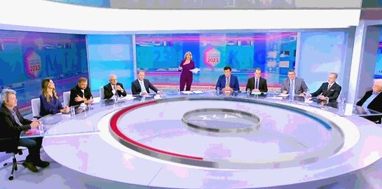 Όσα έμαθα παρακολουθώντας τις εκλογές τοπικής αυτοδιοίκησης στην τηλεόραση