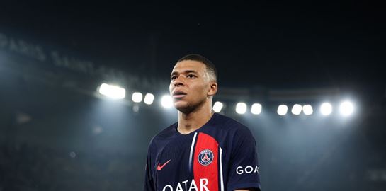 Κάποιοι χάκαραν τον Kylian Mbappé και είπαν "νάνο' τον Lionel Messi
