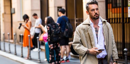 Η διαχρονική γοητεία της καμπαρντίνας