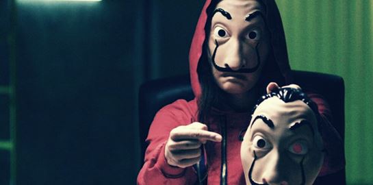 Γιατί όλοι κολλάμε με σειρές όπως το La Casa de Papel