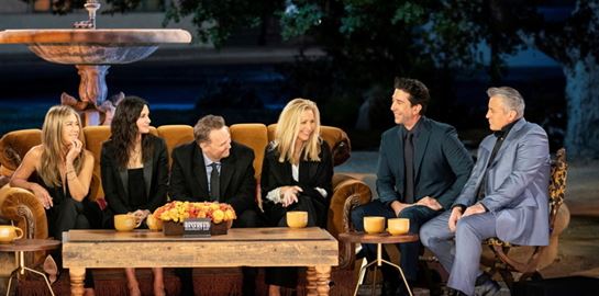 Η selfie των 6 εκατ. likes από τα "Φιλαράκια"