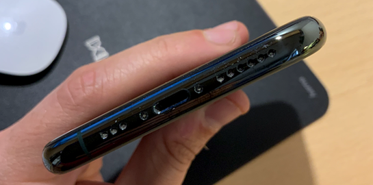 Το επόμενο iPhone ίσως να μην έχει θύρα φόρτισης