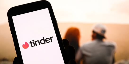 470 ευρώ χρειάζεσαι για να βρεις τον έρωτα της ζωής σου στο Tinder
