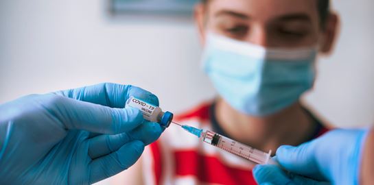 Τρίτη δόση εμβολίου εναντίον μετάλλαξης Όμικρον