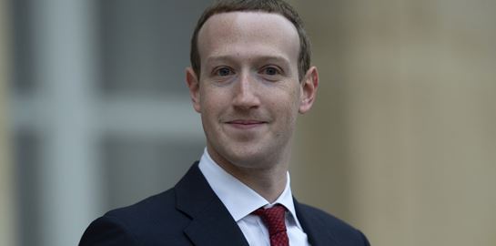 Ένα παλιό email του Mark Zuckerberg ίσως έχει την εξήγηση για το extreme make over του