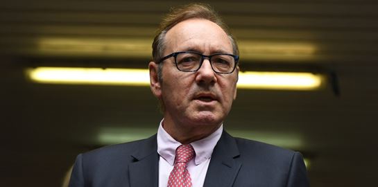 Σε άλλα νέα, ο Kevin Spacey κινδυνεύει να μείνει άστεγος με χρέη εκατομμυρίων σε νομικά έξοδα