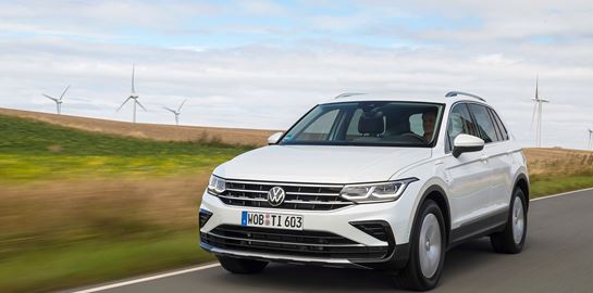 To νέο Volkswagen Tiguan επιβάλλει τους δικούς του κανόνες στον δρόμο