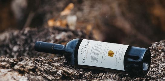 Το Κτήμα Κυρ-Γιάννη τιμά την "Πεσούσα Δρυ"