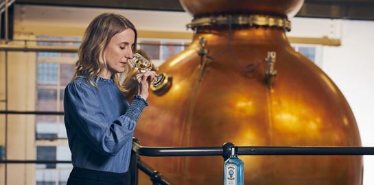 Dr. Anne Brock, η Σιδηρά Κυρία του Gin