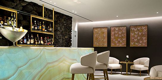 363 Bar by Baba Au Rum: Από την Κλειτίου στην Καλντέρα