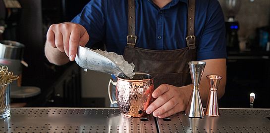 'Σερβίρω Υπεύθυνα': Μία καινοτόμος εφαρμογή για την υπεύθυνη διάθεση αλκοόλ