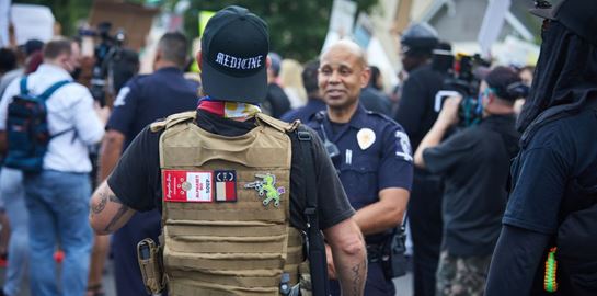 Το Facebook κήρυξε τον πόλεμο στο κίνημα Boogaloo bois