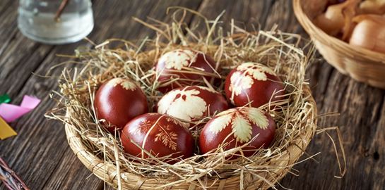Αλήθεια, πόσα πασχαλινά αβγά μπορείς (και κάνει) να φας;