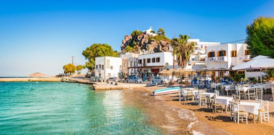 4 φανταστικά ελληνικά νησιά γι' αυτό το καλοκαίρι