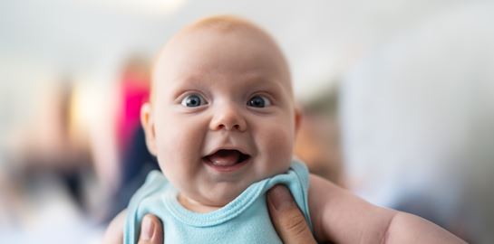 Από πότε αρχίζουμε κι έχουμε αναμνήσεις