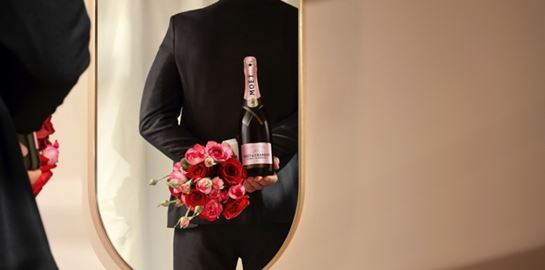 Ο Άγιος Βαλεντίνος ταιριάζει τέλεια με τη Moët & Chandon