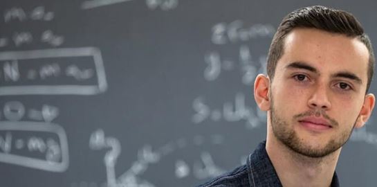 Έλληνας φοιτητής ανακάλυψε δύο μακρινούς γαλαξίες