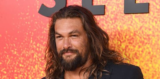 O Jason Momoa πέρα από τον Aquaman