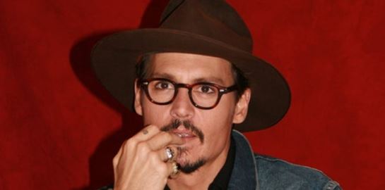 O Johnny Depp θέλει να πάρει το αίμα του πίσω