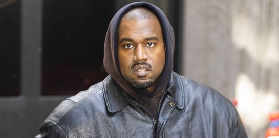 O Kanye West κατηγορείται για σεξουαλική παρενόχληση από πρώην υπάλληλό του