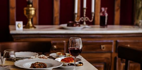 Στο Thomas 1971 Tavern ξυπνούν γευστικές μνήμες μιας άλλης εποχής