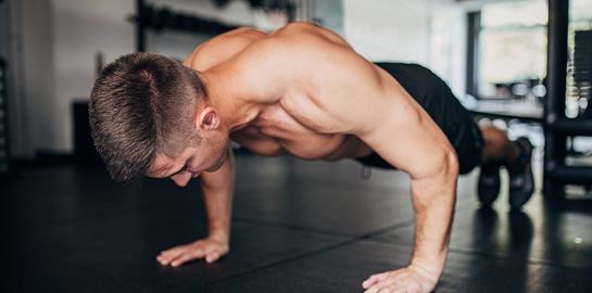 Οι 3 εύκολες ασκήσεις που θα σε βοηθήσουν να ξεκινήσεις προπονήσεις