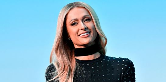 Η Paris Hilton μάζεψε $1 εκατ. για τους πυρόπληκτους στο Λος Άντζελες, αφού έχασε το δικό της σπίτι