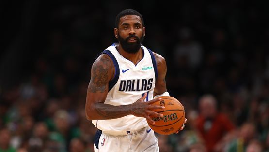 O Kyrie Irving κάνει διακοπές στην Κρήτη και μοιράζει λεφτά