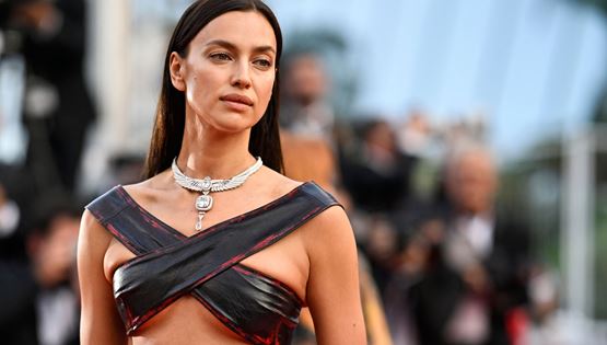 Irina Shayk και μαύρα εσώρουχα, ένας συνδυασμός ακαταμάχητος