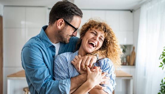 'Περνάμε καλά κι αυτό βγαίνει και προς τα έξω' μετά την πανδημία, λέει έρευνα