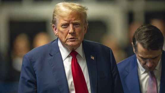 Η συγκλονιστική στιγμή που η σφαίρα τραυματίζει το αυτί του Trump υπάρχει σε φωτογραφία