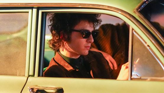 Ο Timothée Chalamet μοιάζει πιο πολύ από ποτέ με τον Bob Dylan