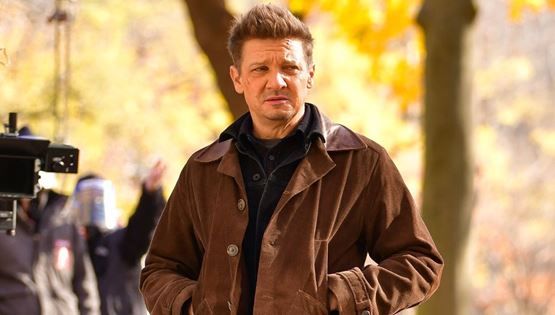 Το old school τζάκετ του Jeremy Renner