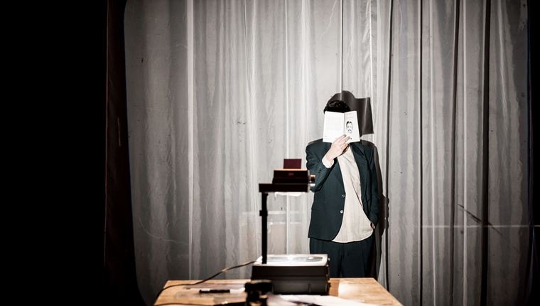 Πρώτη φορά θεατρικά