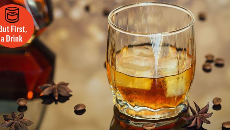 Φτιάχνοντας τεκίλα με έγχυση καφέ