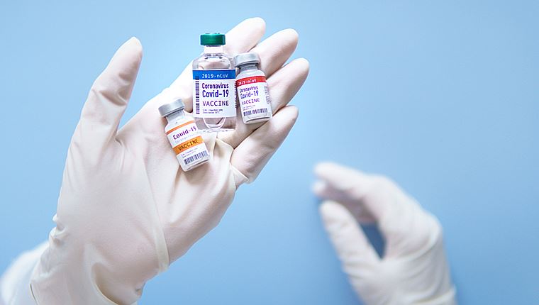 Τι πραγματικά ισχύει με τις παρενέργειες των εμβολίων