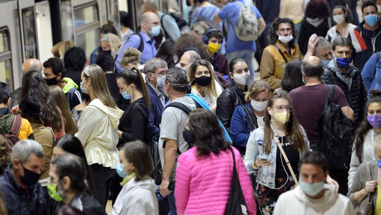 3.586 νέα κρούσματα κορονοϊού